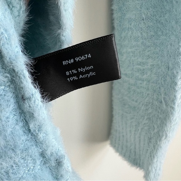 New Boston Proper Baby Blue V-neck Pullover Soft Fuzzy Eyelash Sweater XS - Picture 9 of 12